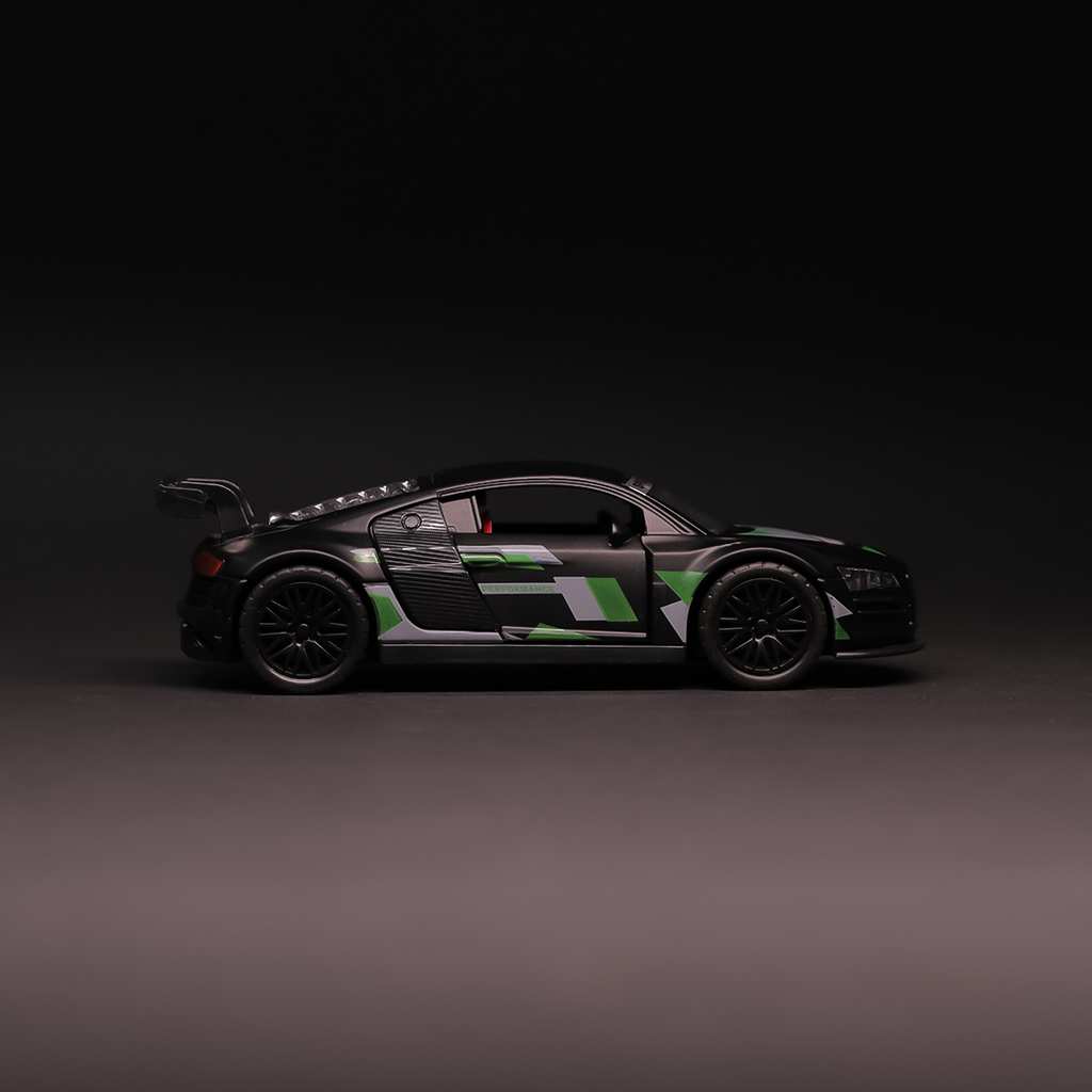 Audi R8 (Scale 1:36)