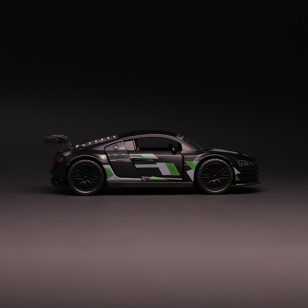 Audi R8 (Scale 1:36)