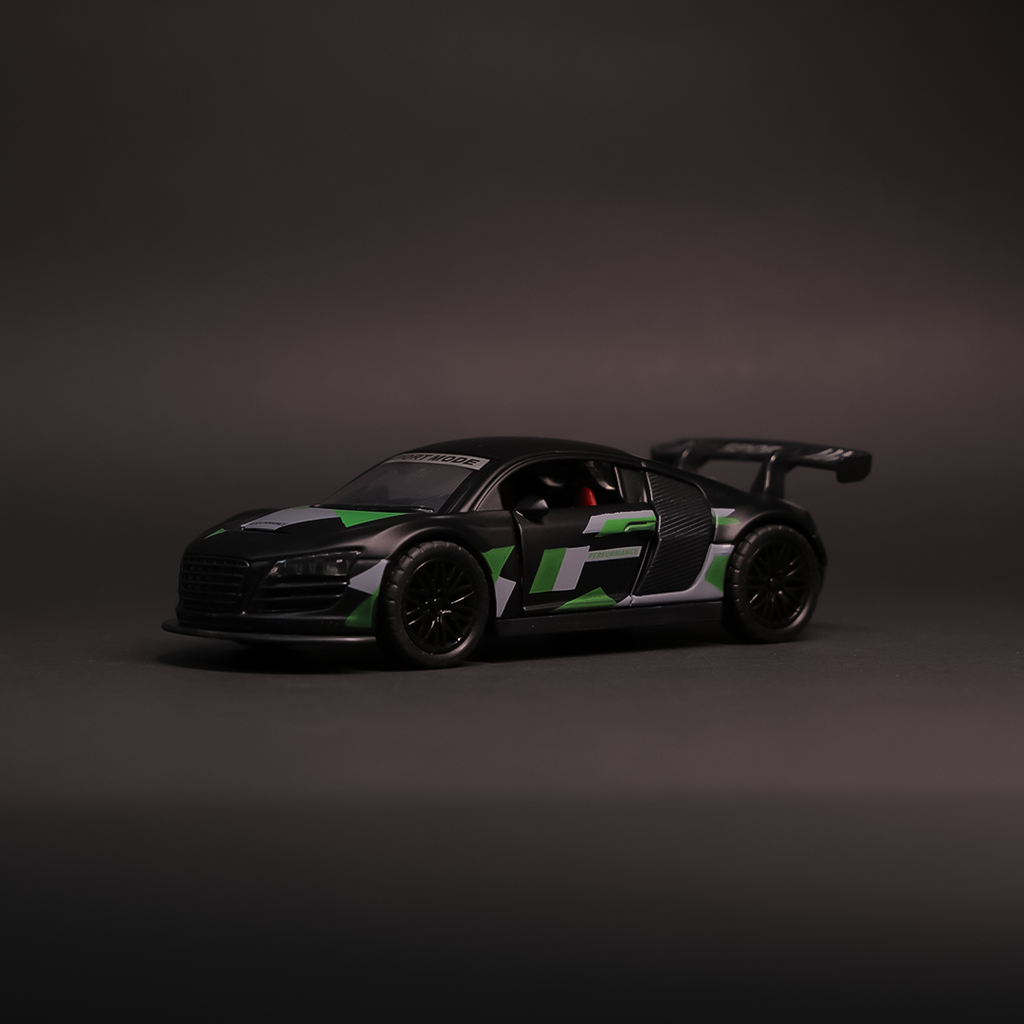 Audi R8 (Scale 1:36)