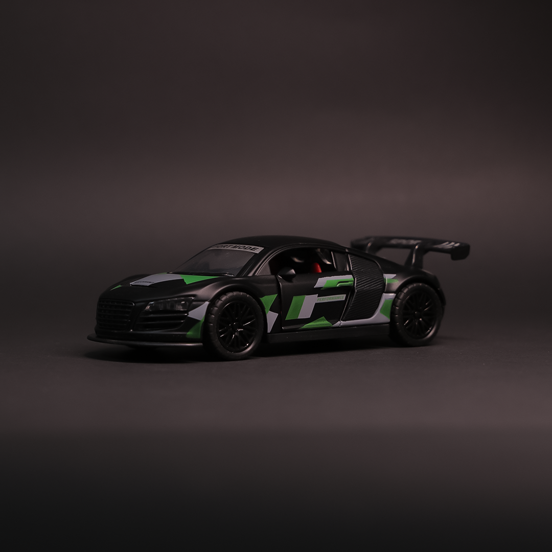 Audi R8 (Scale 1:36)