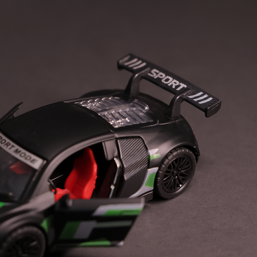 Audi R8 (Scale 1:36)