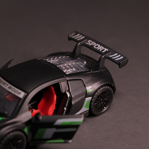 Audi R8 (Scale 1:36)