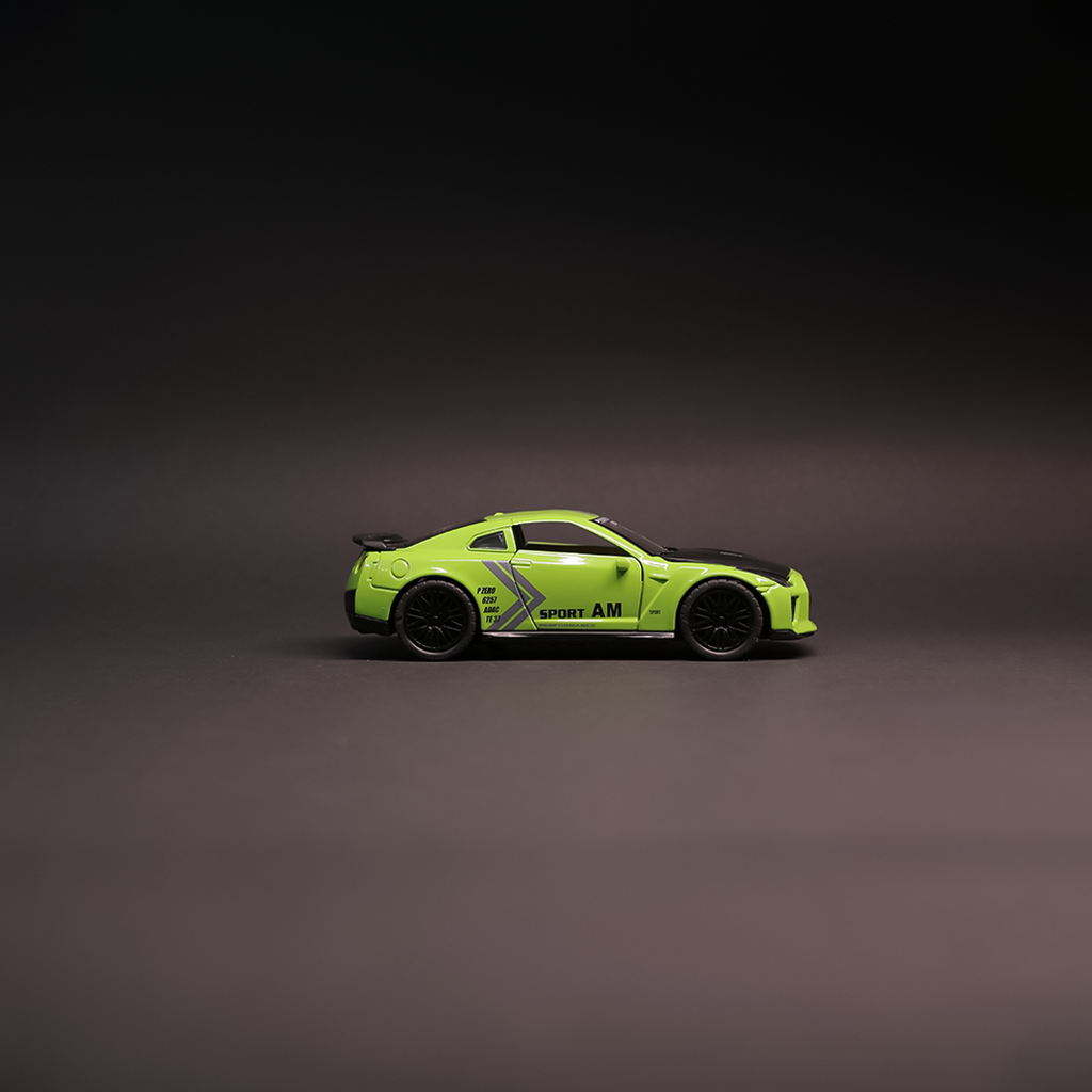 GTR R35 Green color (scale 1:36)
