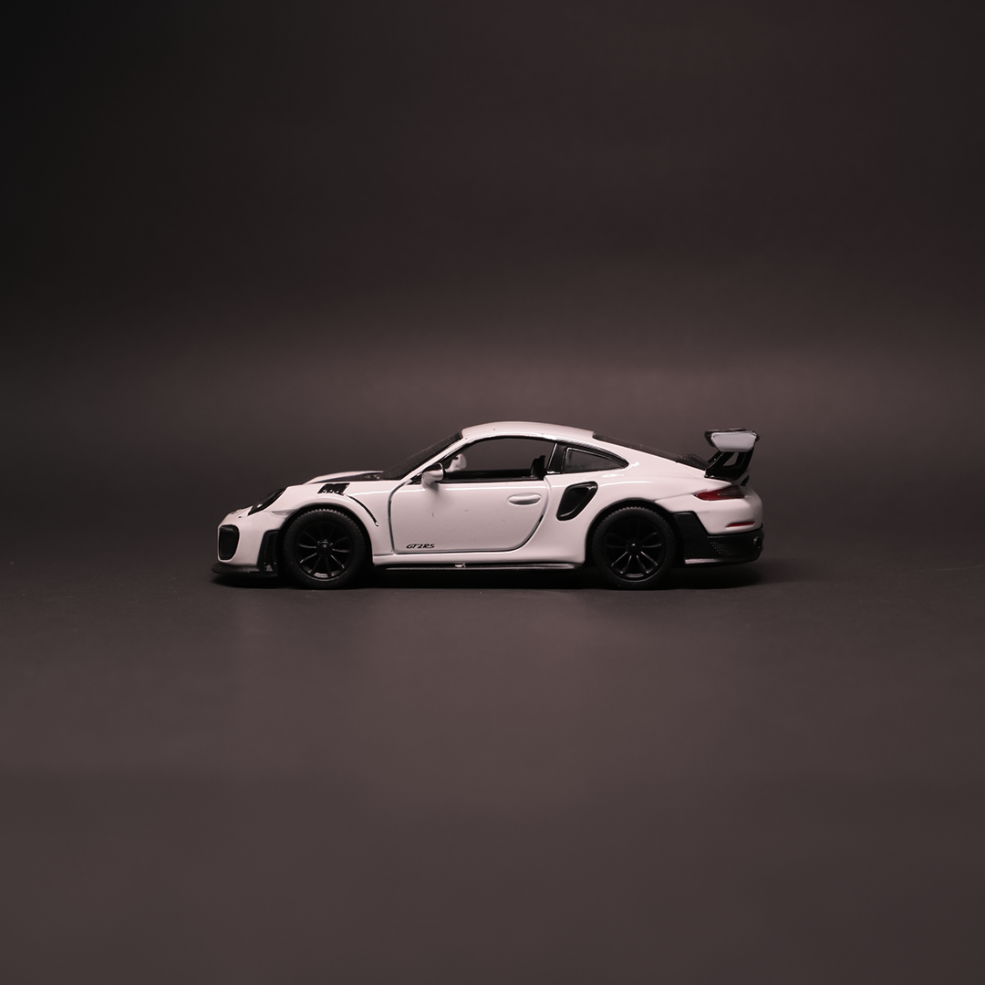 Porsche 911 GT2 RS (Scale 1:36)