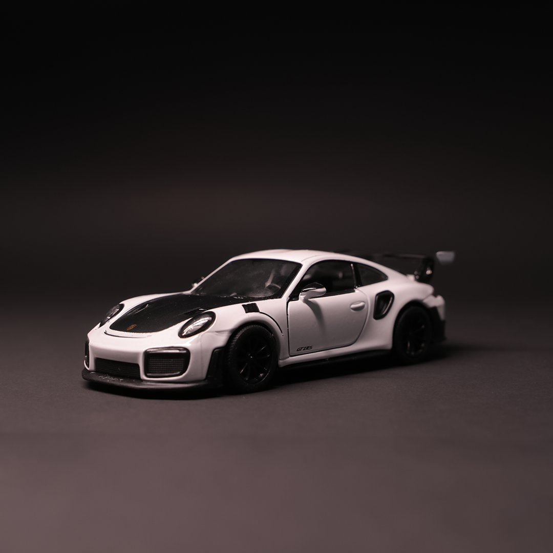 Porsche 911 GT2 RS (Scale 1:36)