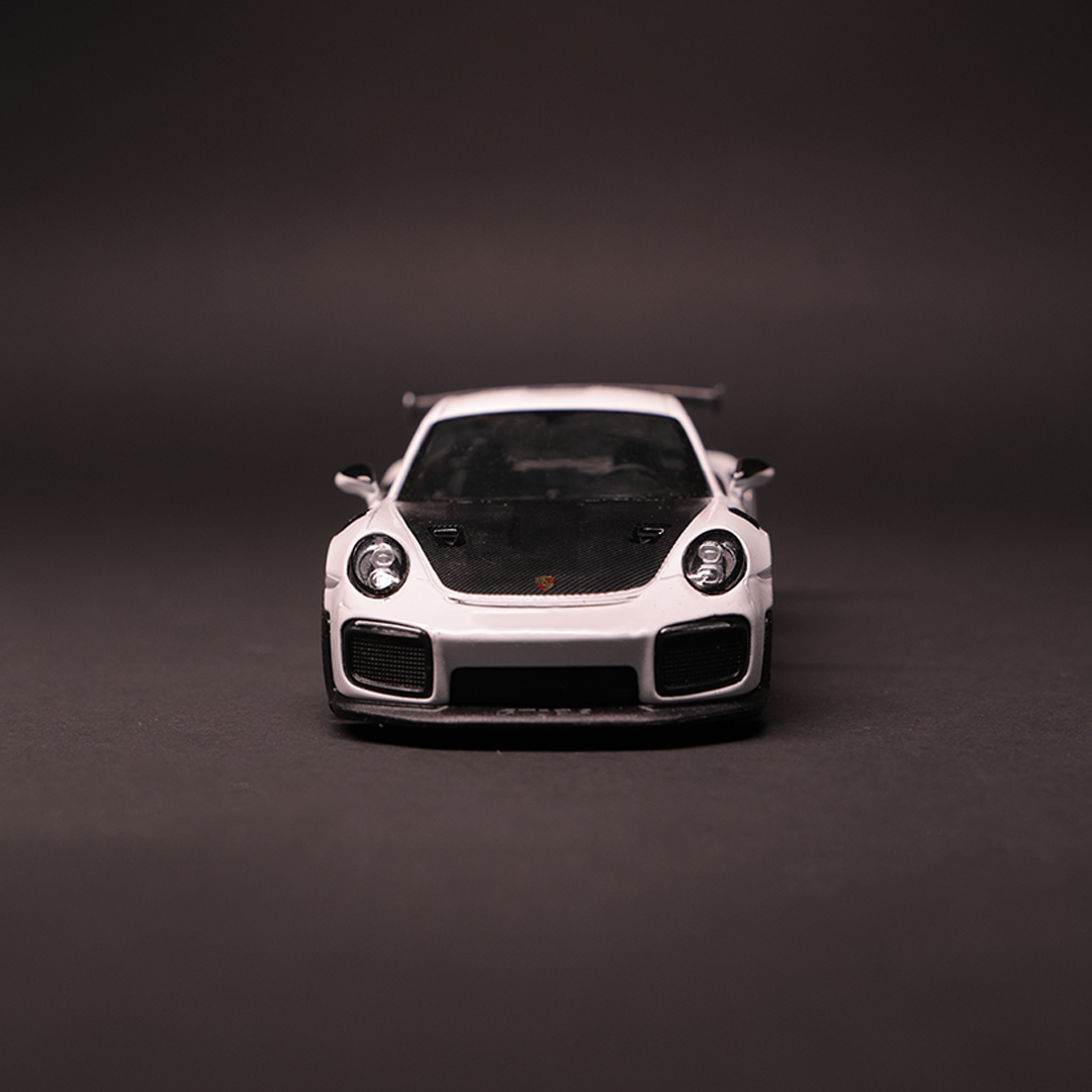 Porsche 911 GT2 RS (Scale 1:36)