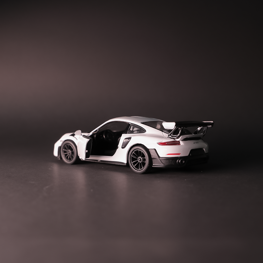 Porsche 911 GT2 RS (Scale 1:36)