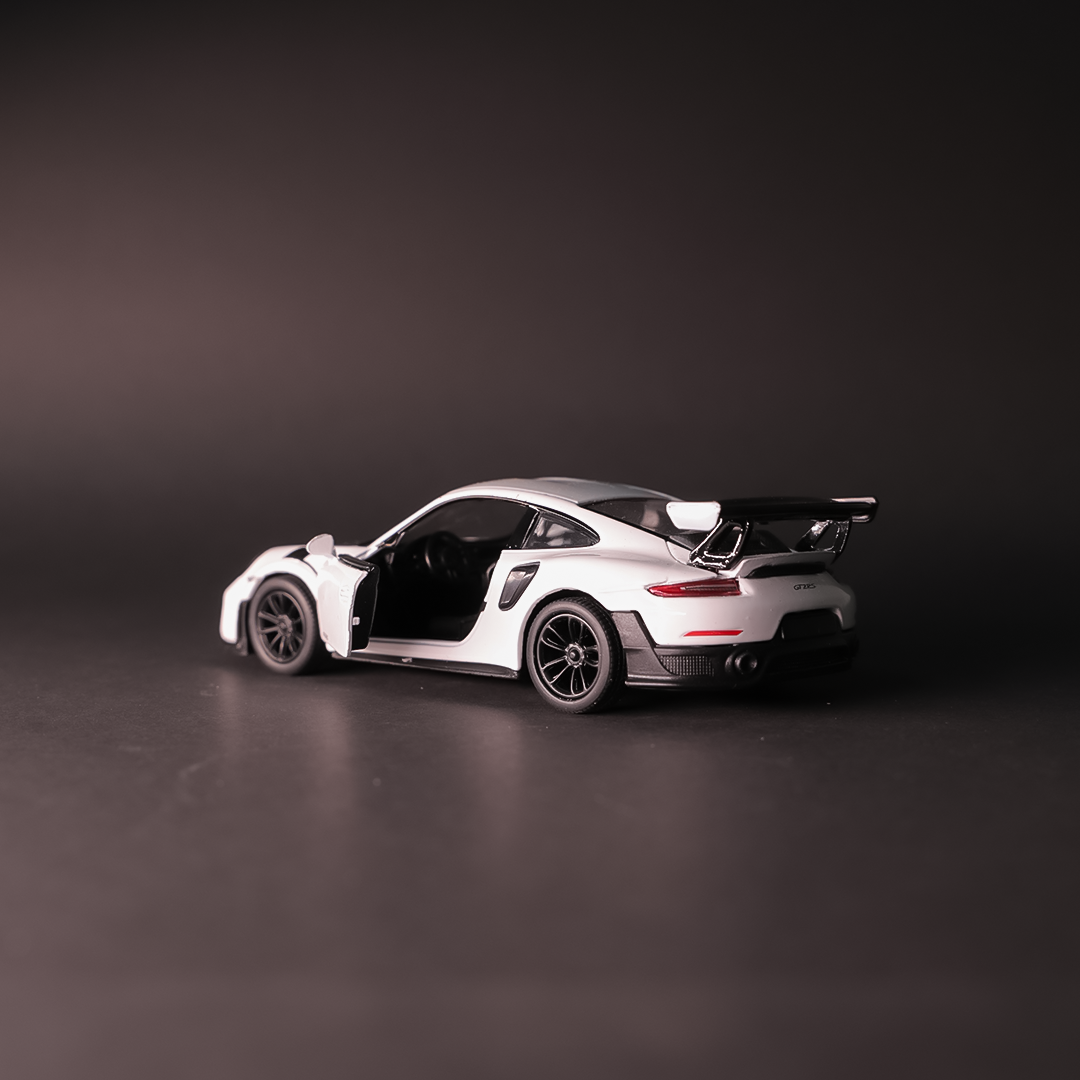 Porsche 911 GT2 RS (Scale 1:36)